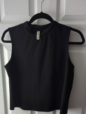 Grecerelle Black Sleeveless Mock Neck Top